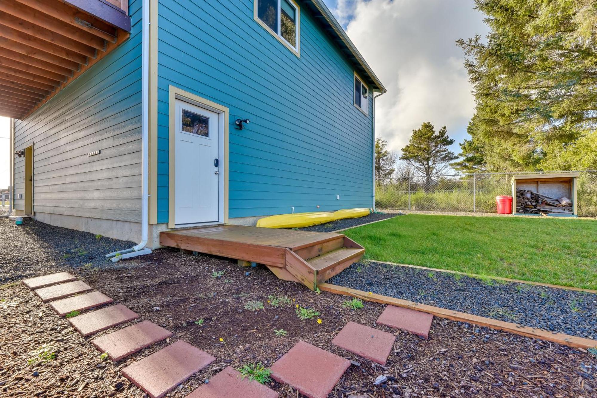 Canal-Front Home In Ocean Shores With Dock And Views! Eksteriør bilde